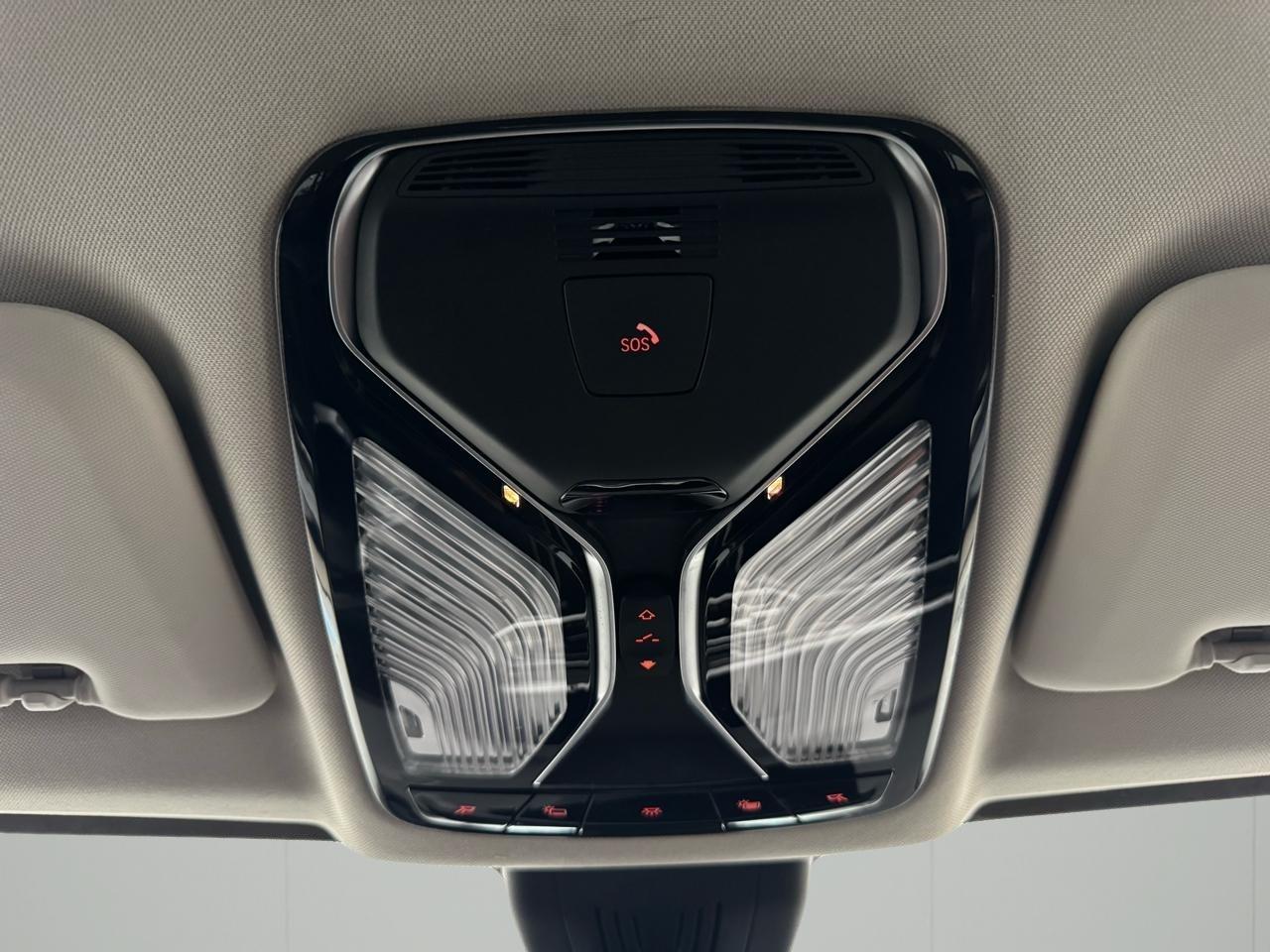 BMW X7 xDrive40i Sports Activity Vehicle 2021