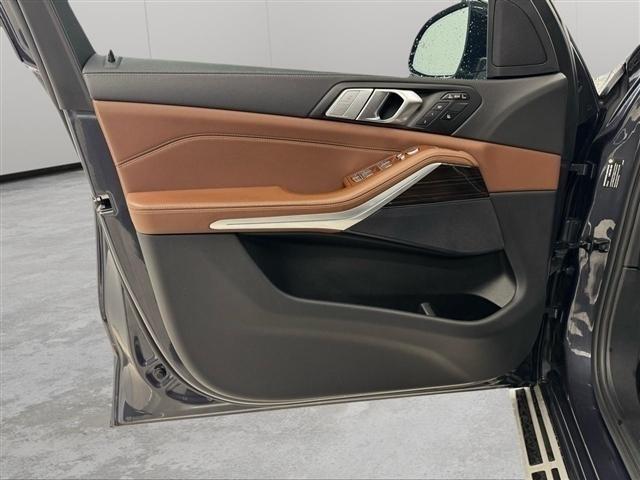 BMW X7 xDrive40i Sports Activity Vehicle 2021