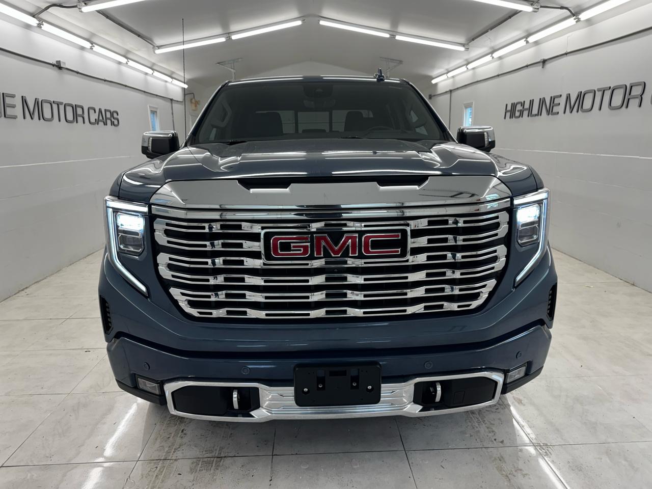 GMC Sierra 1500 4WD Crew Cab 147" Denali 2024