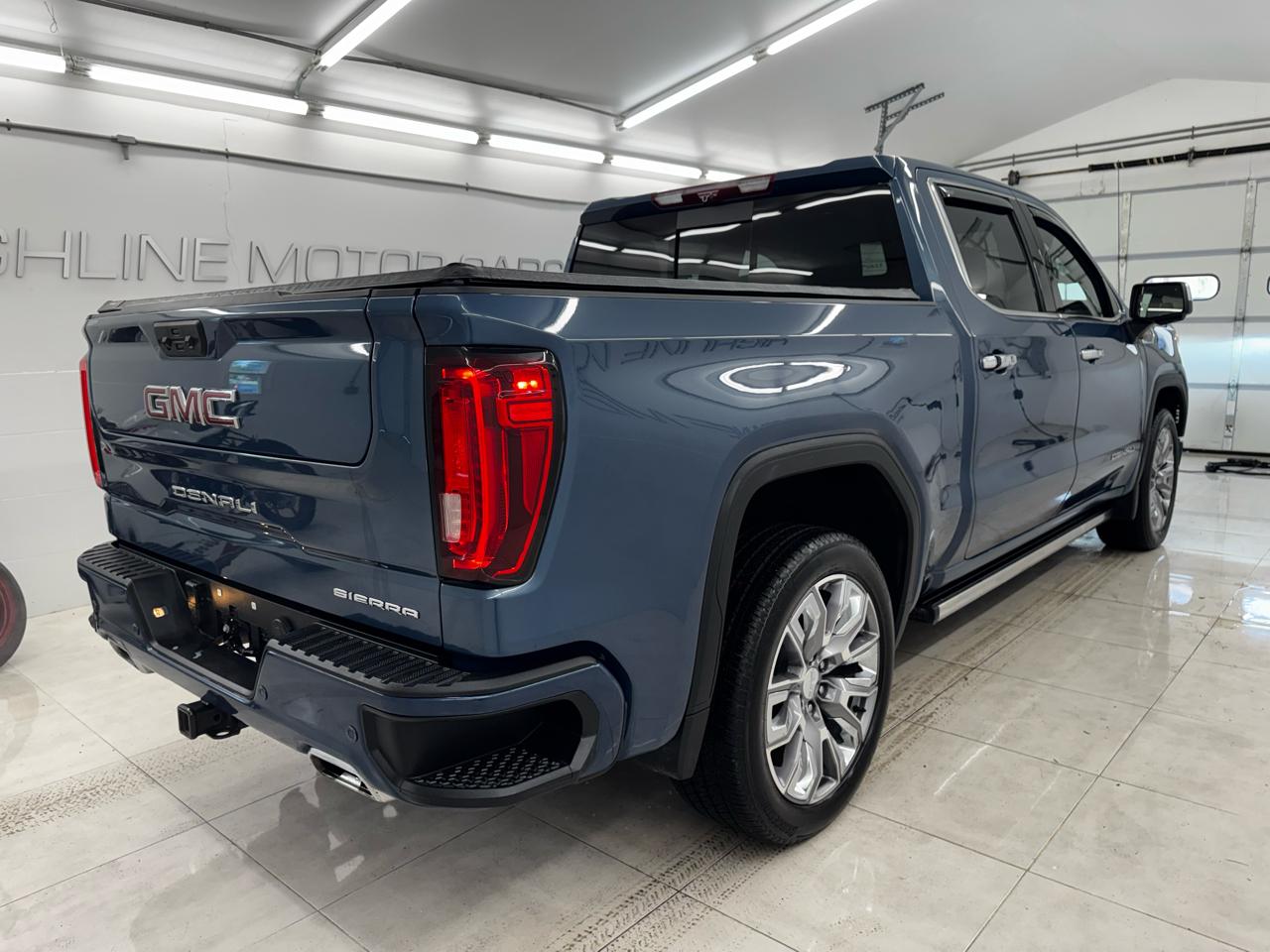 GMC Sierra 1500 4WD Crew Cab 147" Denali 2024