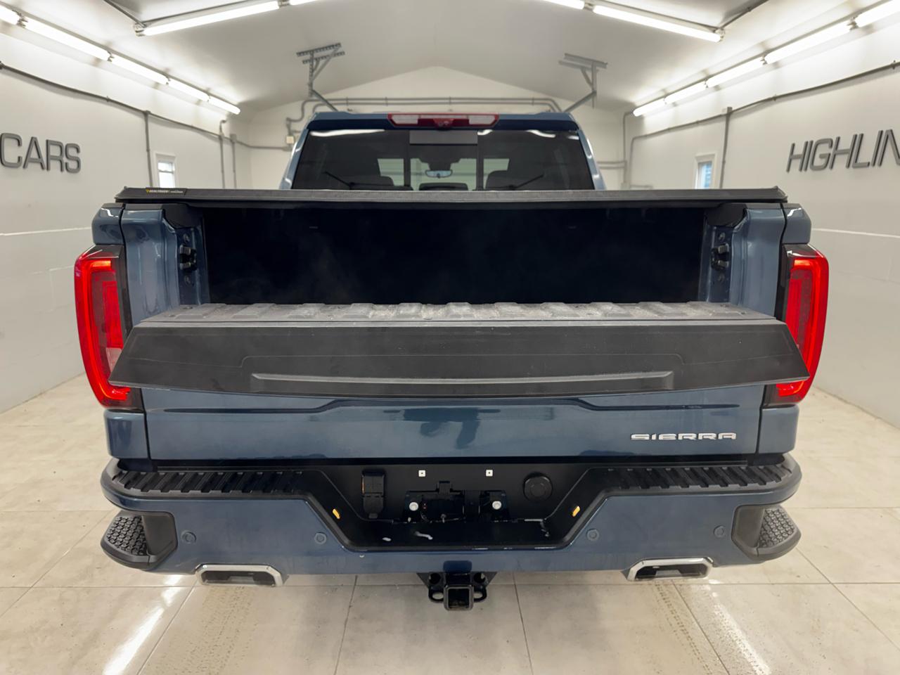 GMC Sierra 1500 4WD Crew Cab 147" Denali 2024