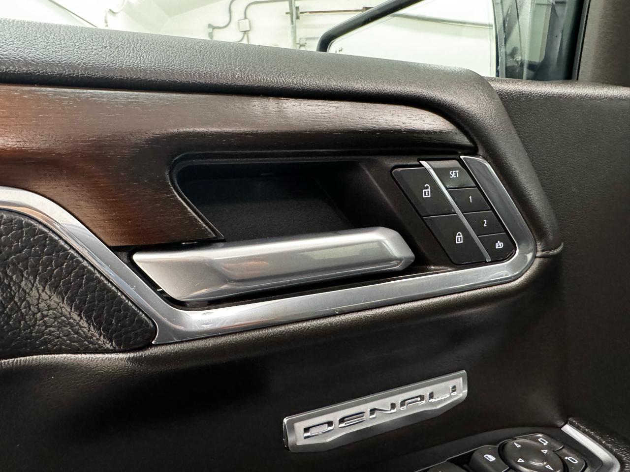 GMC Sierra 1500 4WD Crew Cab 147" Denali 2024