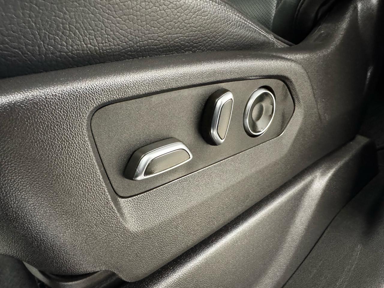 GMC Sierra 1500 4WD Crew Cab 147" Denali 2024