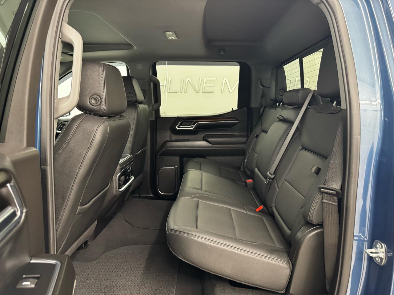 GMC Sierra 1500 4WD Crew Cab 147" Denali 2024