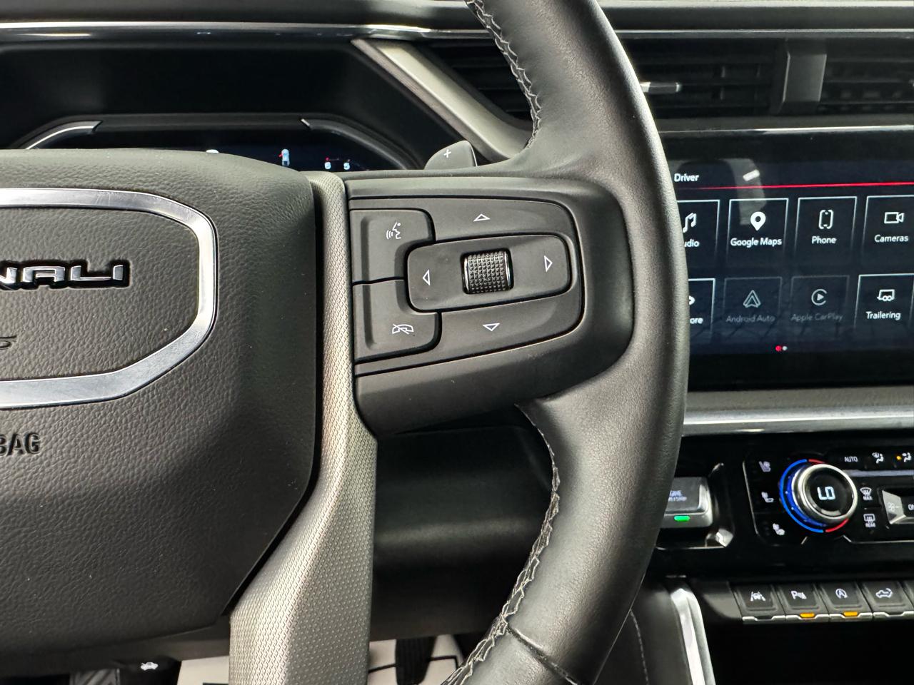 GMC Sierra 1500 4WD Crew Cab 147" Denali 2024