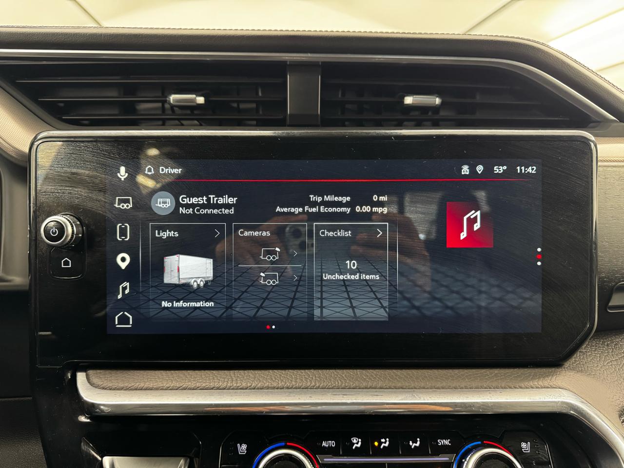 GMC Sierra 1500 4WD Crew Cab 147" Denali 2024