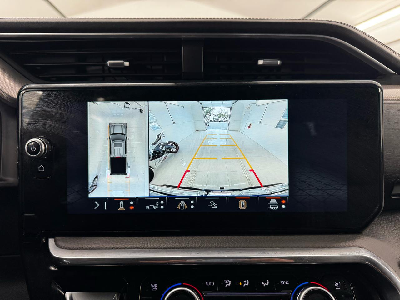 GMC Sierra 1500 4WD Crew Cab 147" Denali 2024