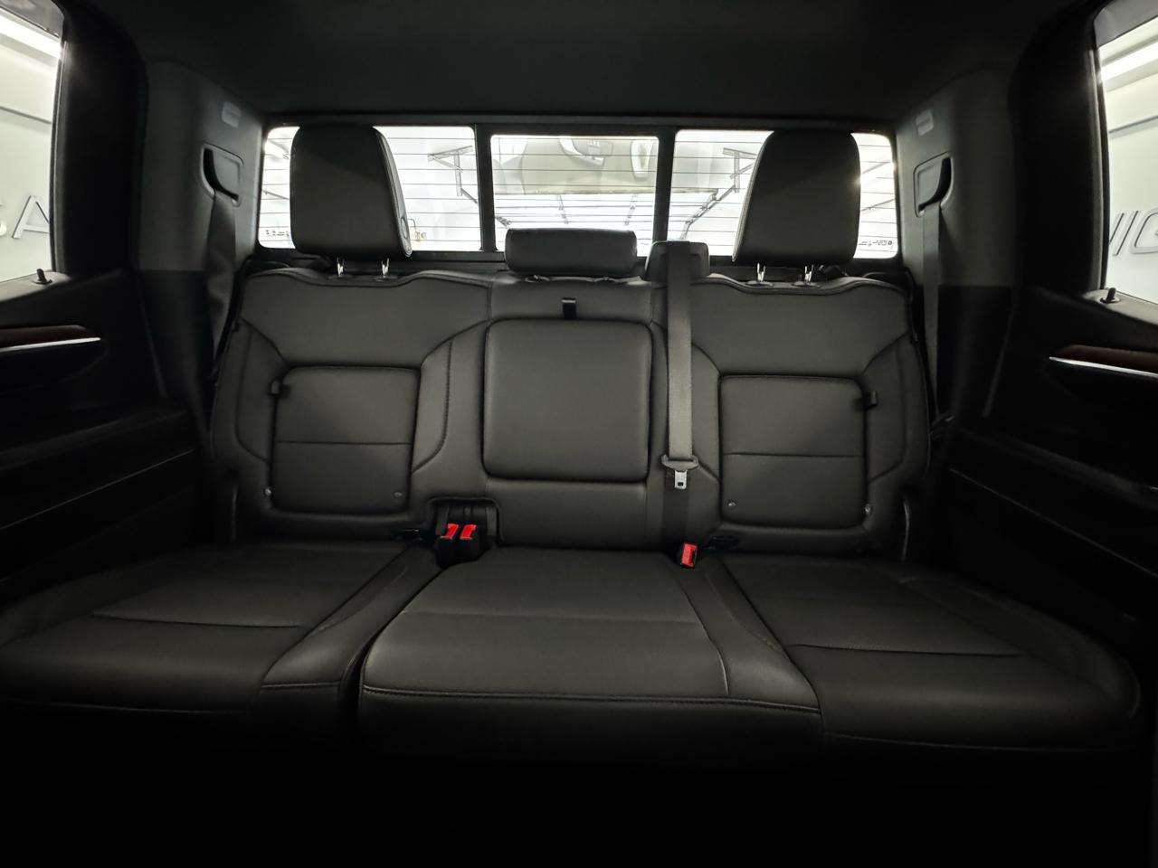 GMC Sierra 1500 4WD Crew Cab 147" Denali 2024