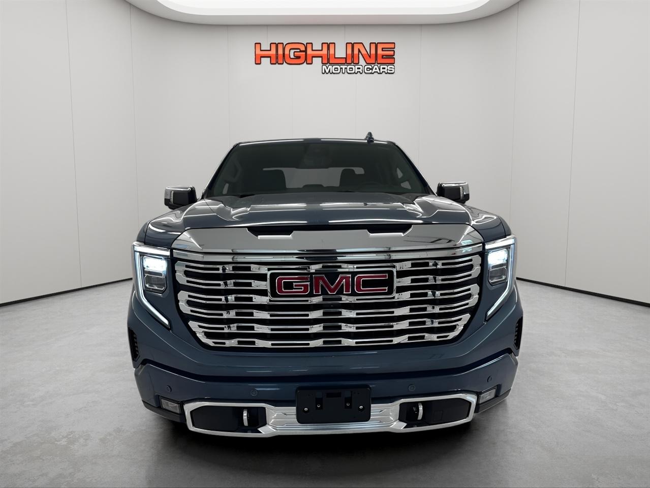 GMC Sierra 1500 4WD Crew Cab 147" Denali 2024