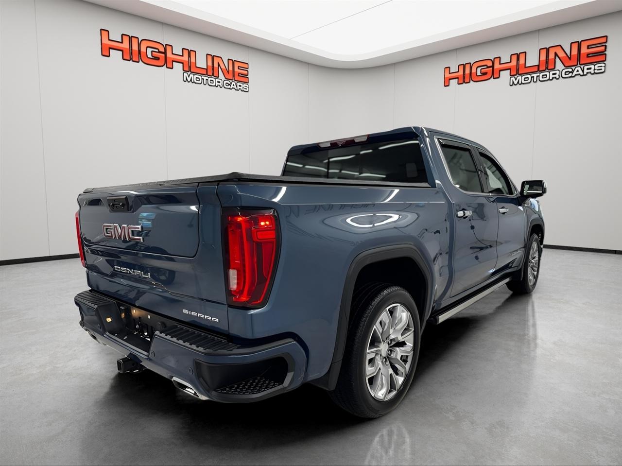 GMC Sierra 1500 4WD Crew Cab 147" Denali 2024