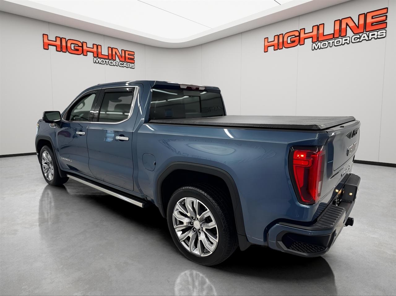 GMC Sierra 1500 4WD Crew Cab 147" Denali 2024