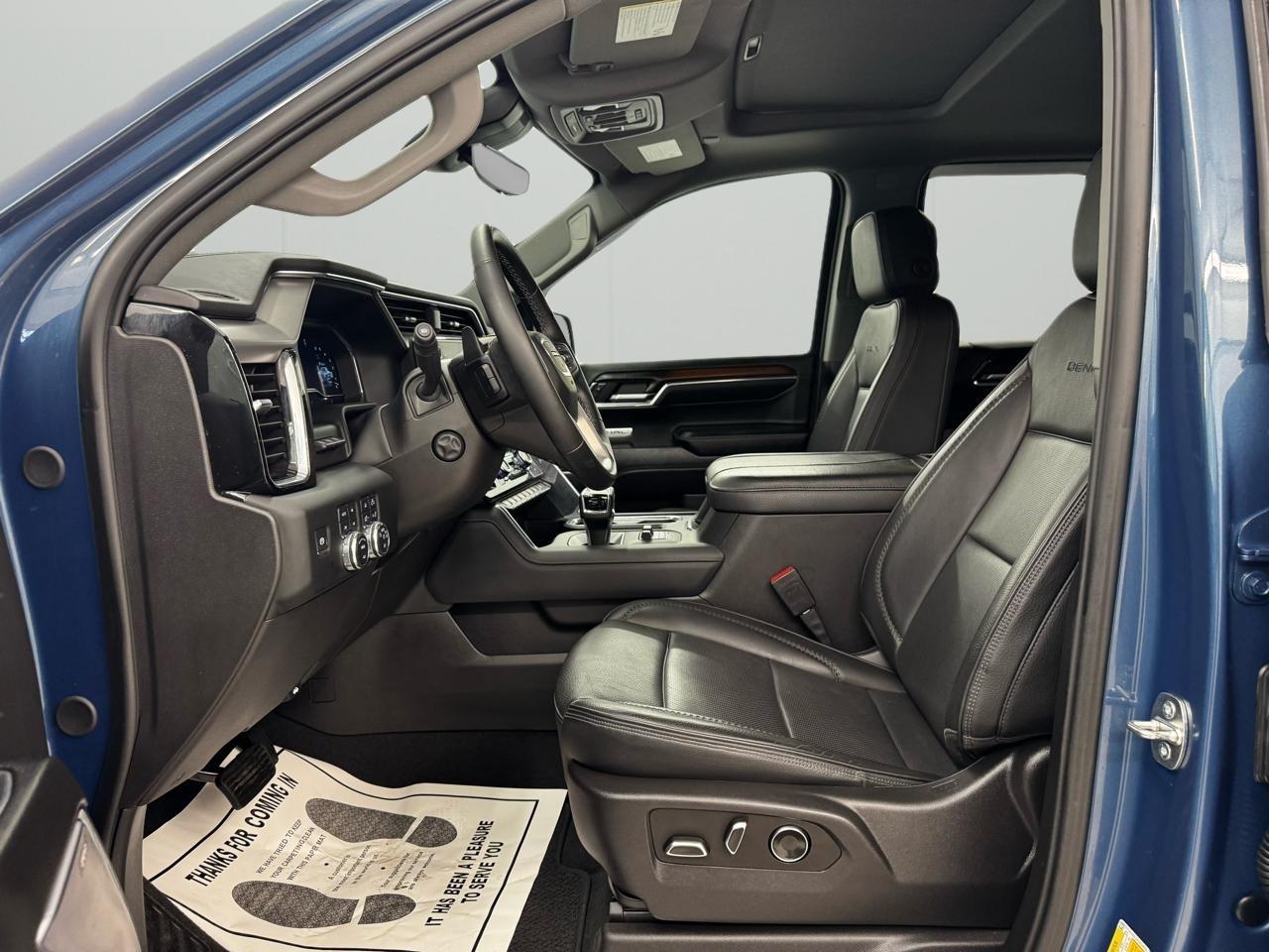 GMC Sierra 1500 4WD Crew Cab 147" Denali 2024