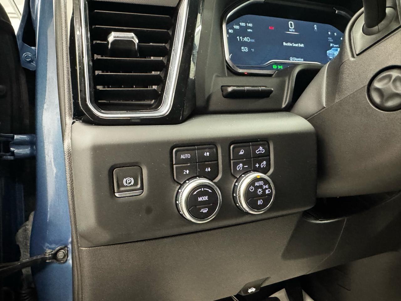 GMC Sierra 1500 4WD Crew Cab 147" Denali 2024