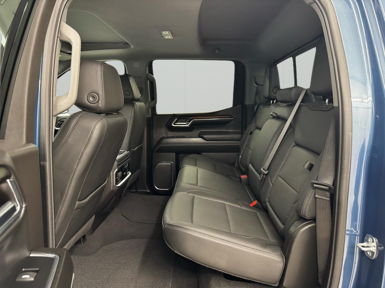 GMC Sierra 1500 4WD Crew Cab 147" Denali 2024