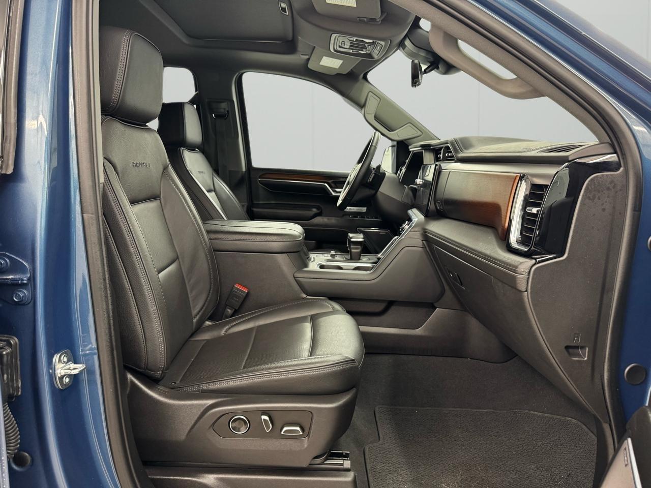 GMC Sierra 1500 4WD Crew Cab 147" Denali 2024