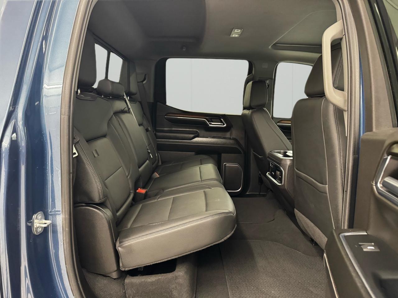 GMC Sierra 1500 4WD Crew Cab 147" Denali 2024