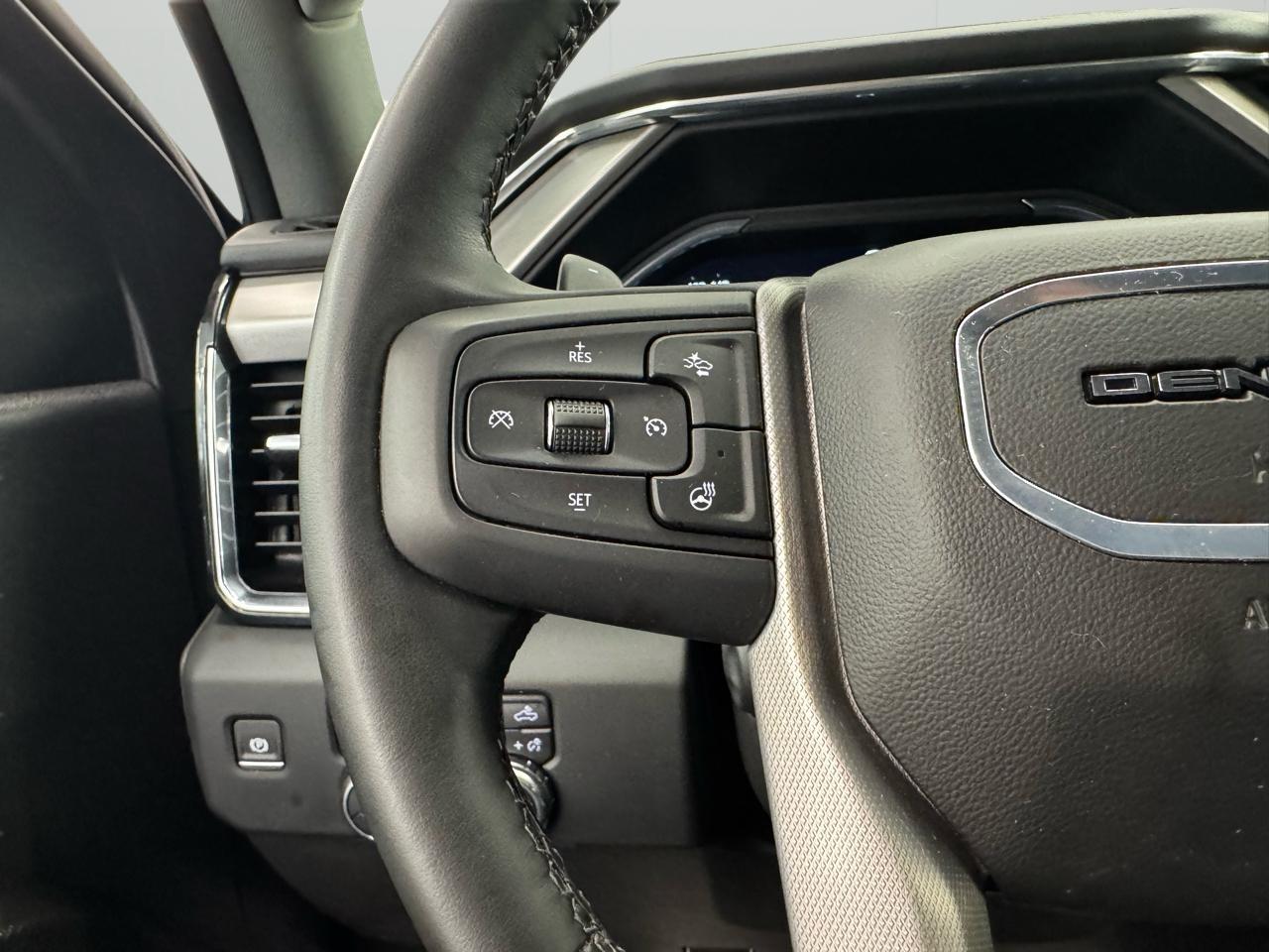 GMC Sierra 1500 4WD Crew Cab 147" Denali 2024