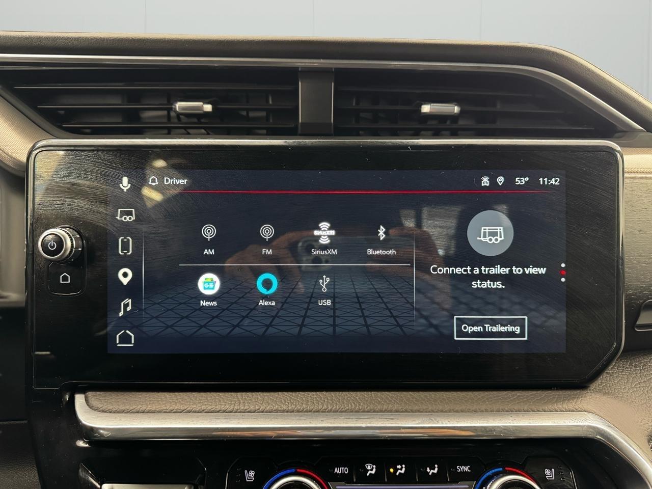 GMC Sierra 1500 4WD Crew Cab 147" Denali 2024