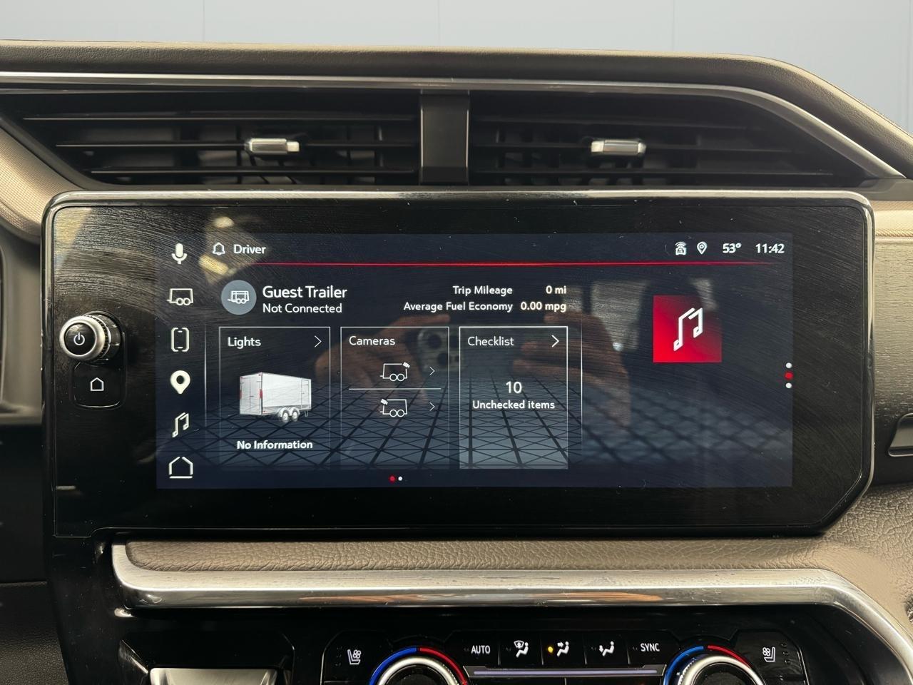 GMC Sierra 1500 4WD Crew Cab 147" Denali 2024