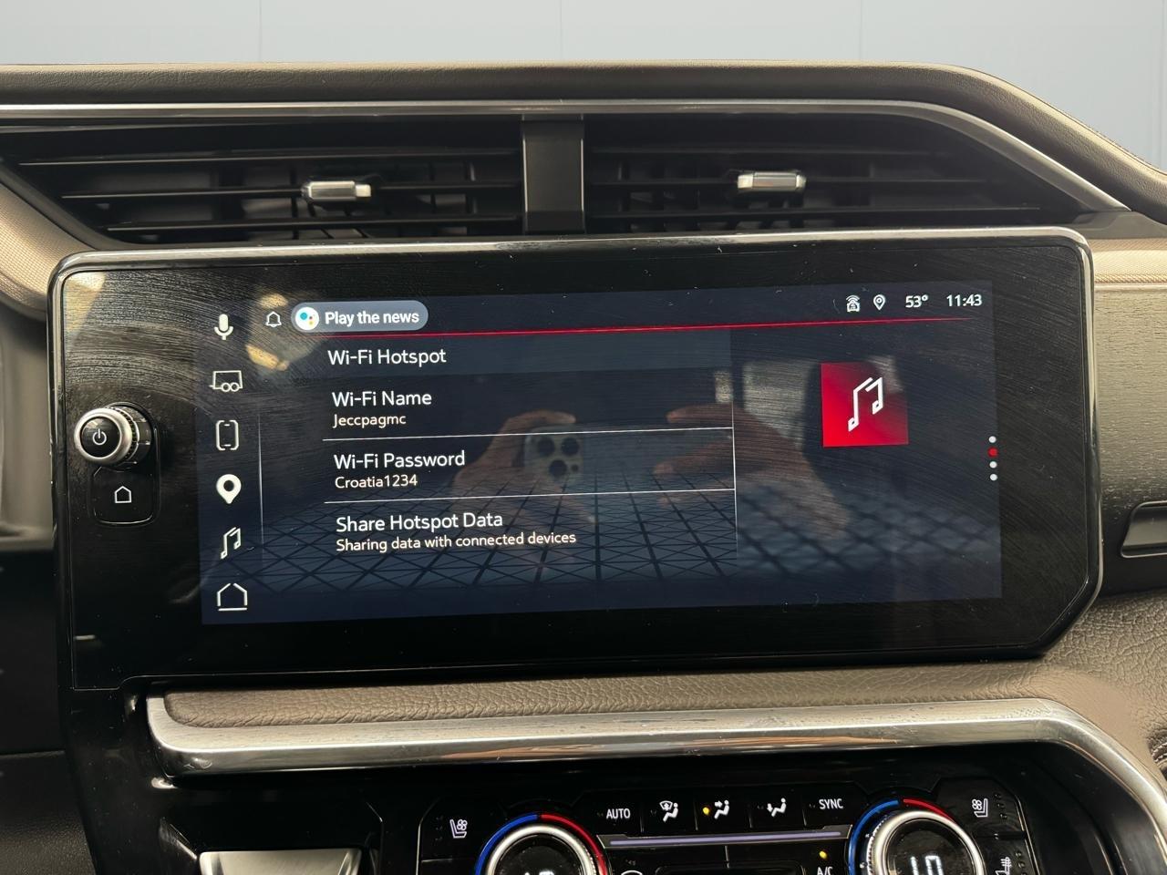 GMC Sierra 1500 4WD Crew Cab 147" Denali 2024