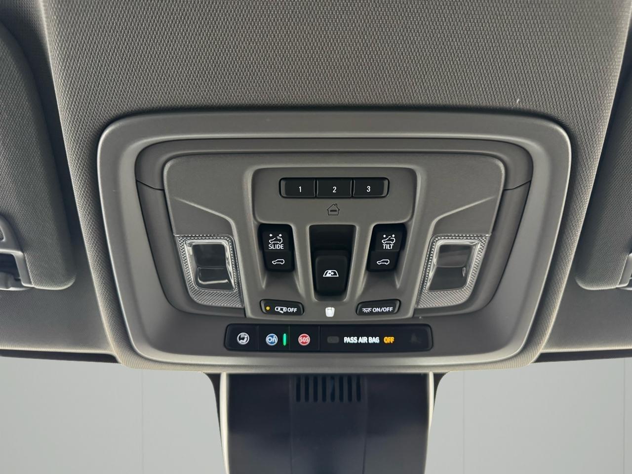 GMC Sierra 1500 4WD Crew Cab 147" Denali 2024