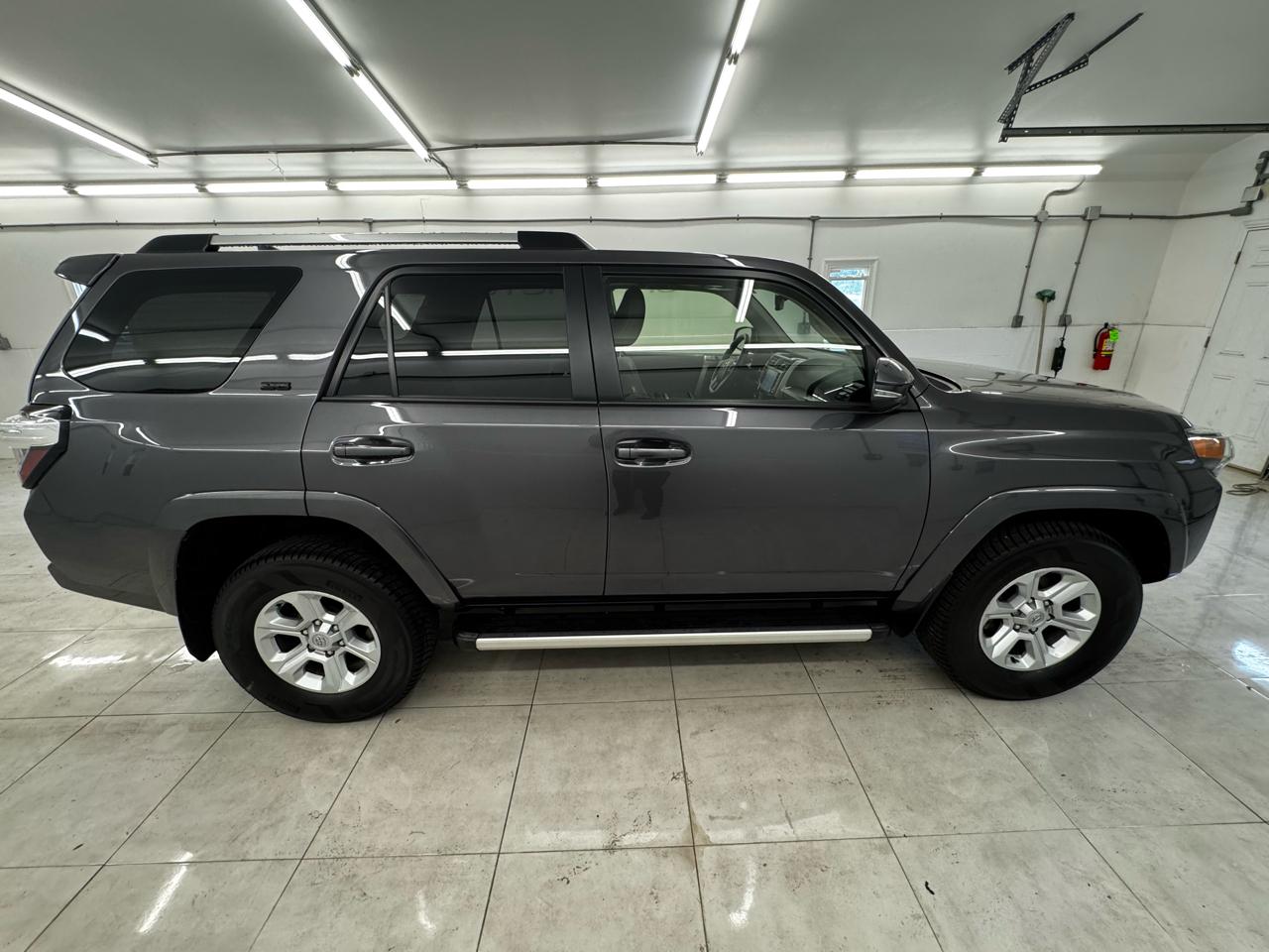 Toyota 4Runner SR5 Premium 4WD (Natl) 2023