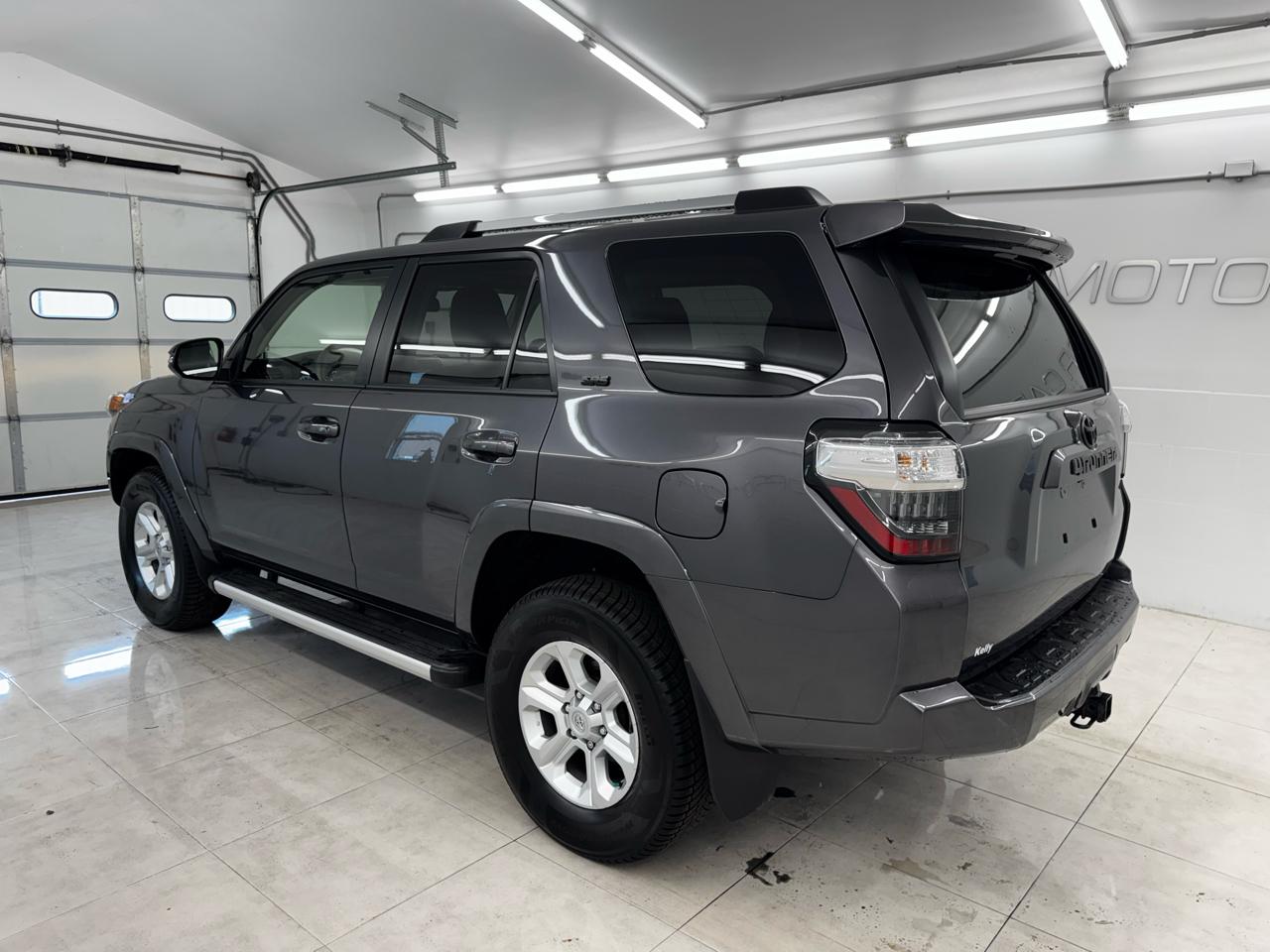 Toyota 4Runner SR5 Premium 4WD (Natl) 2023