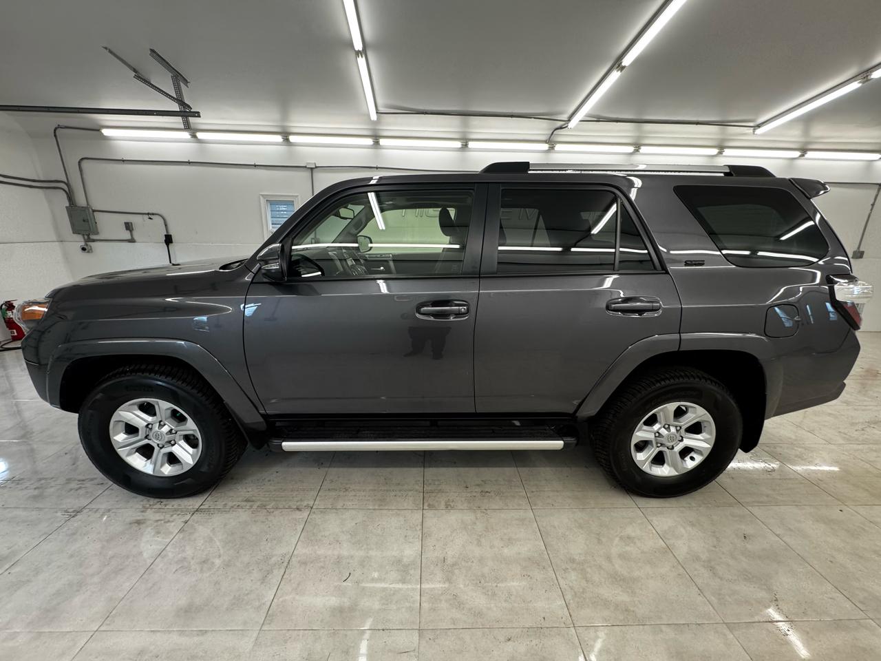 Toyota 4Runner SR5 Premium 4WD (Natl) 2023