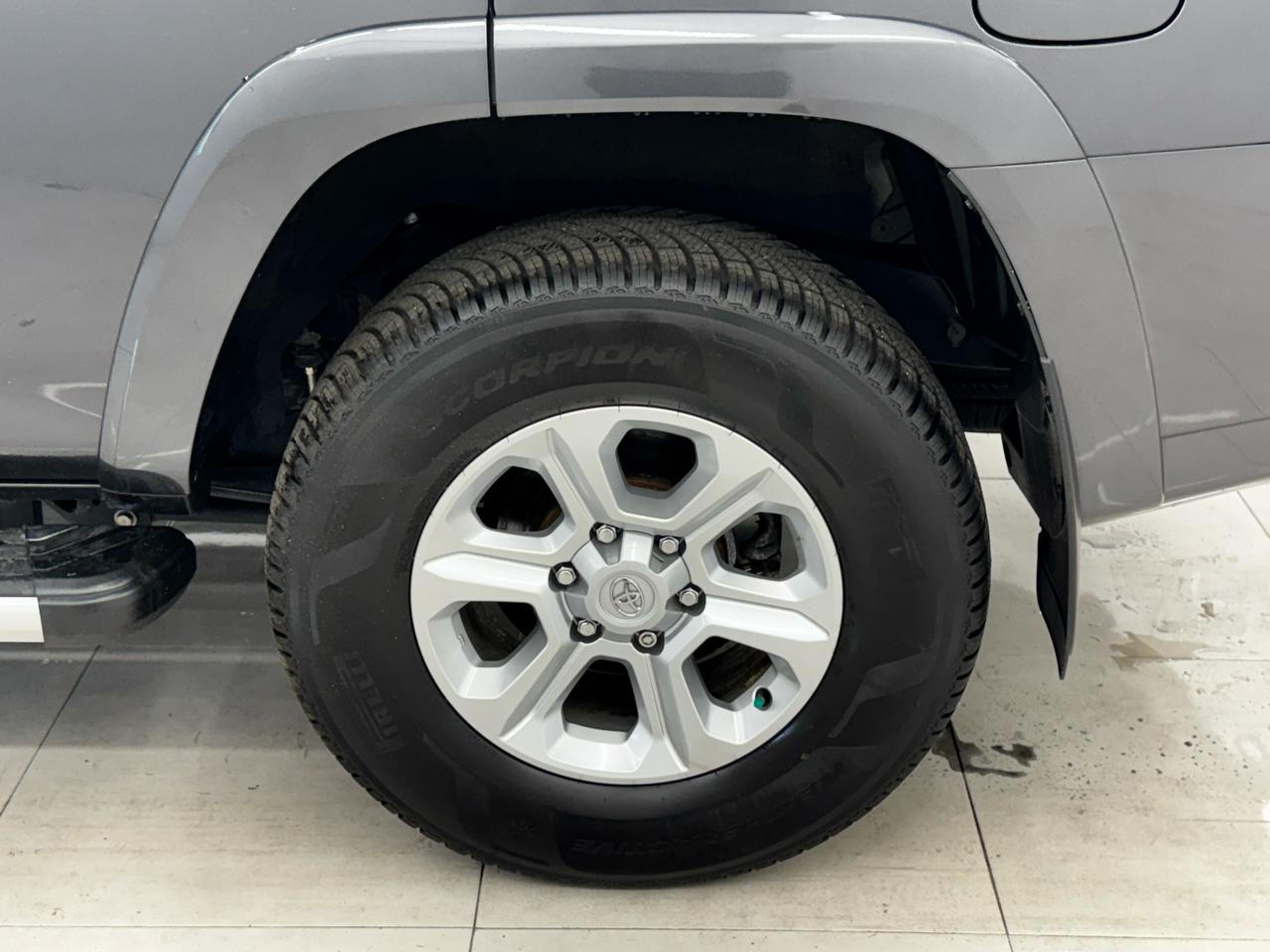 Toyota 4Runner SR5 Premium 4WD (Natl) 2023