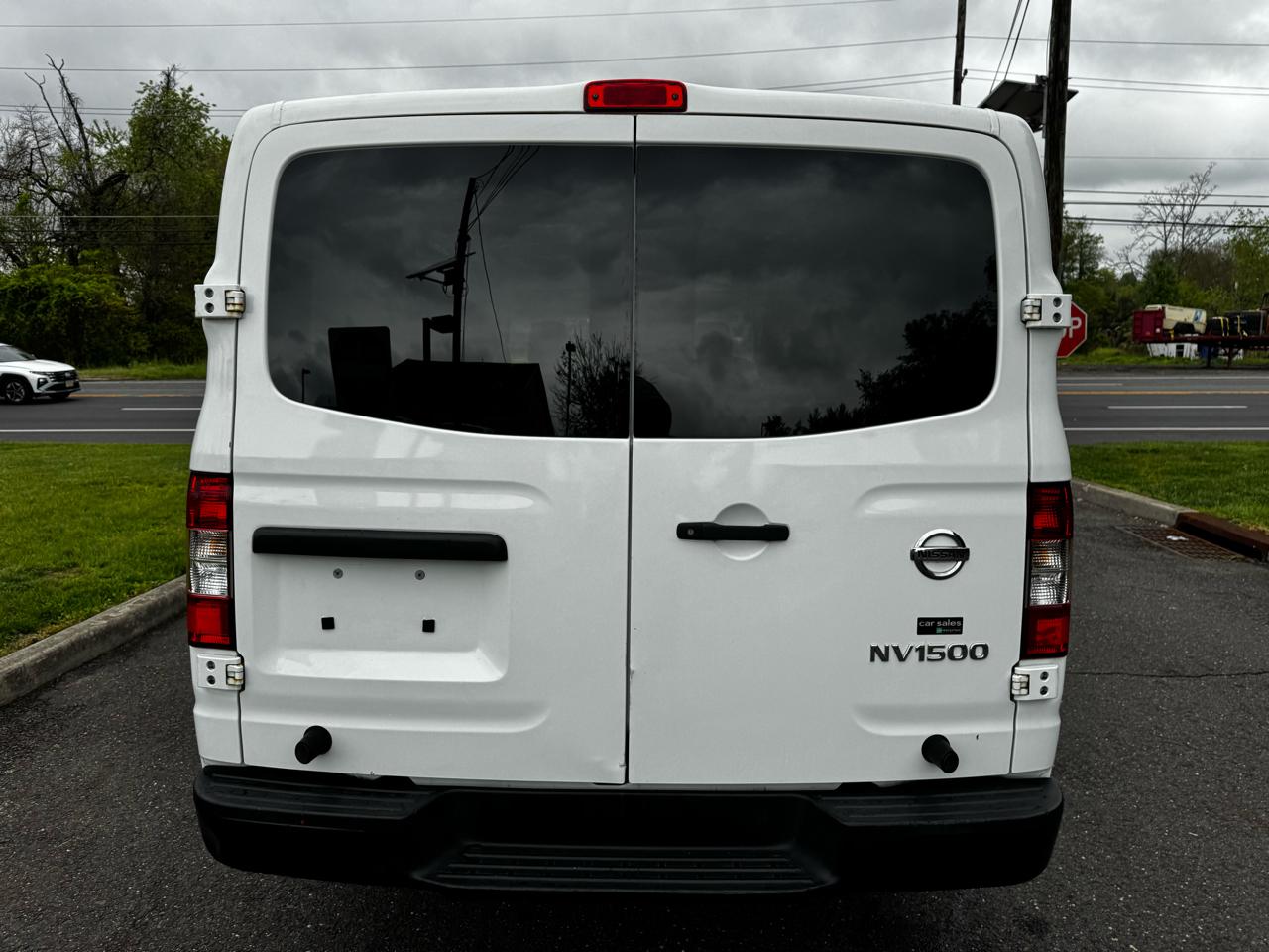 Nissan NV Standard Roof 1500 V6 SV 2014