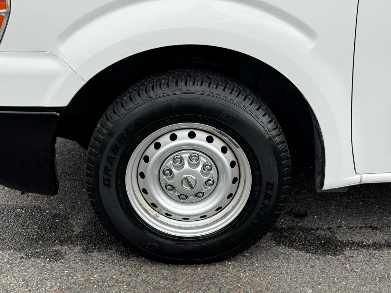 Nissan NV Standard Roof 1500 V6 SV 2014