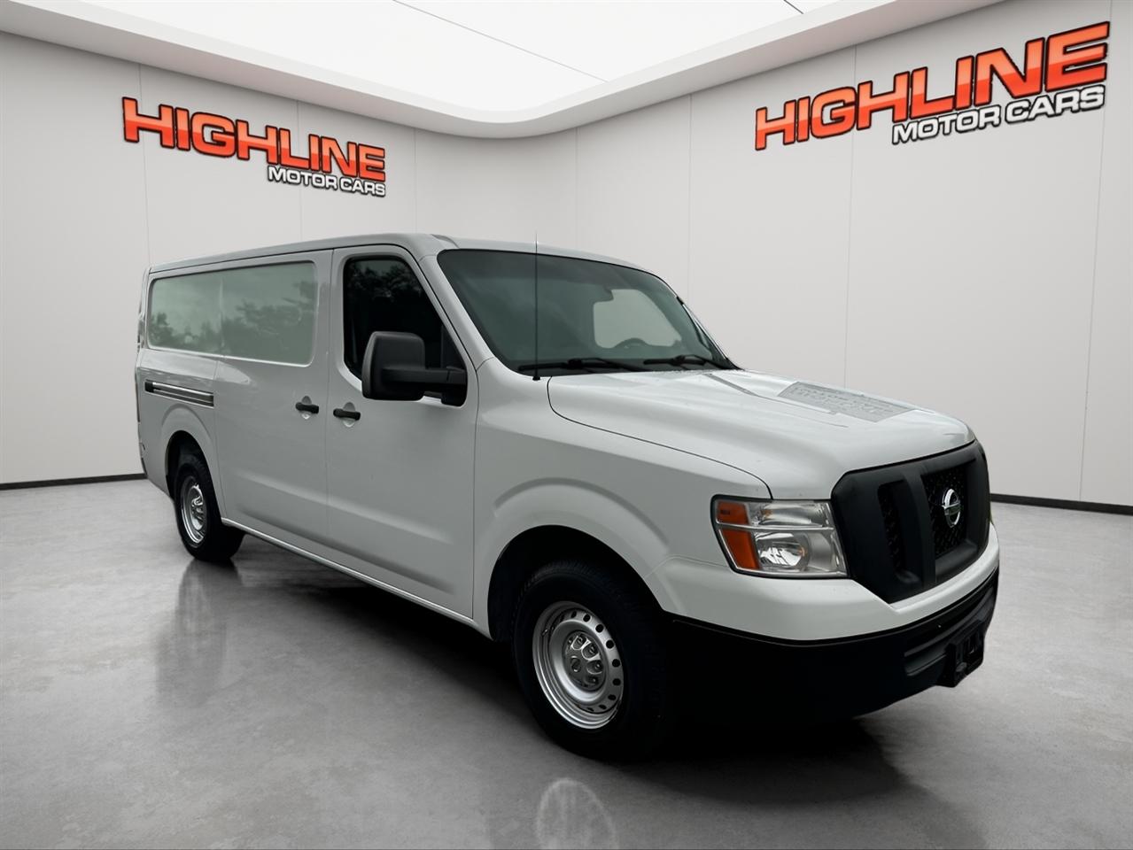 Nissan NV Standard Roof 1500 V6 SV 2014