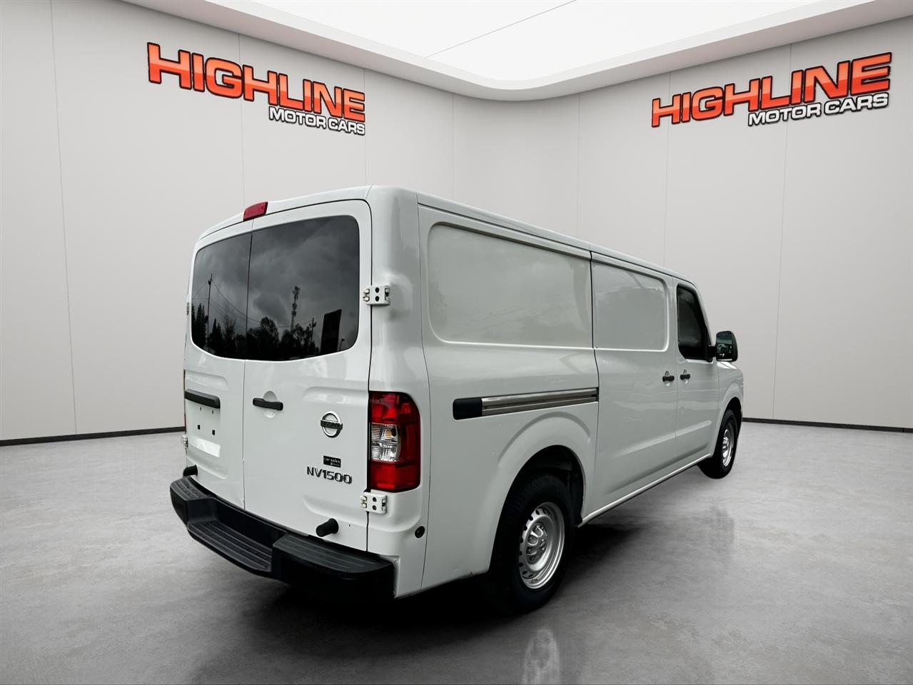 Nissan NV Standard Roof 1500 V6 SV 2014