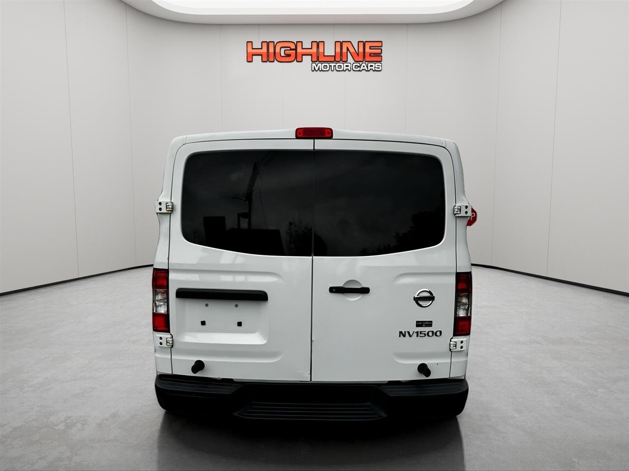 Nissan NV Standard Roof 1500 V6 SV 2014