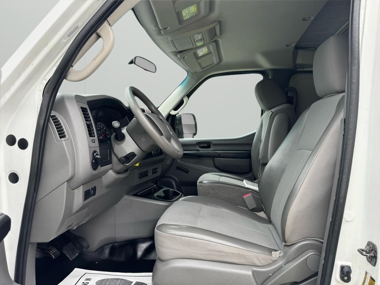 Nissan NV Standard Roof 1500 V6 SV 2014