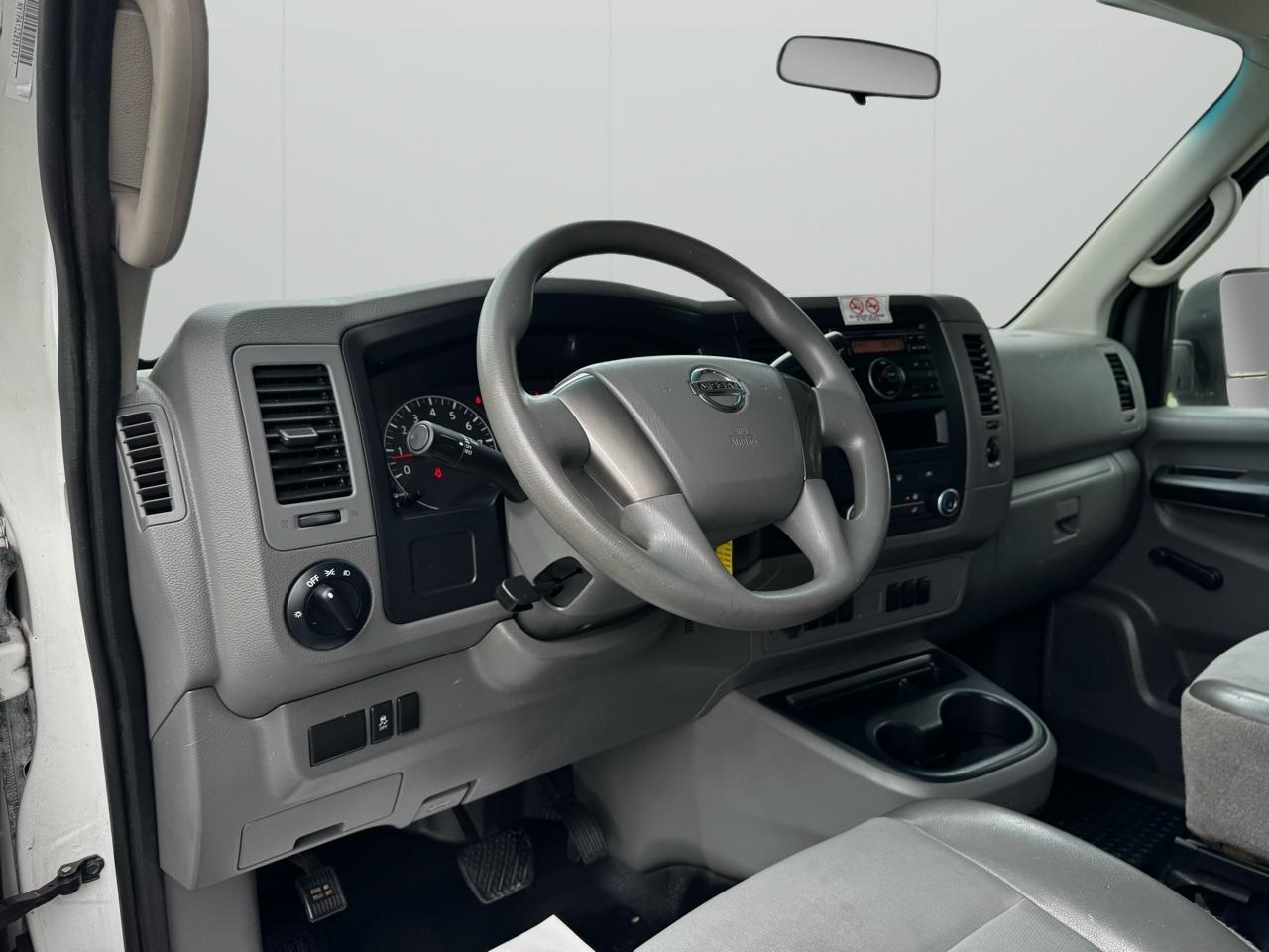 Nissan NV Standard Roof 1500 V6 SV 2014