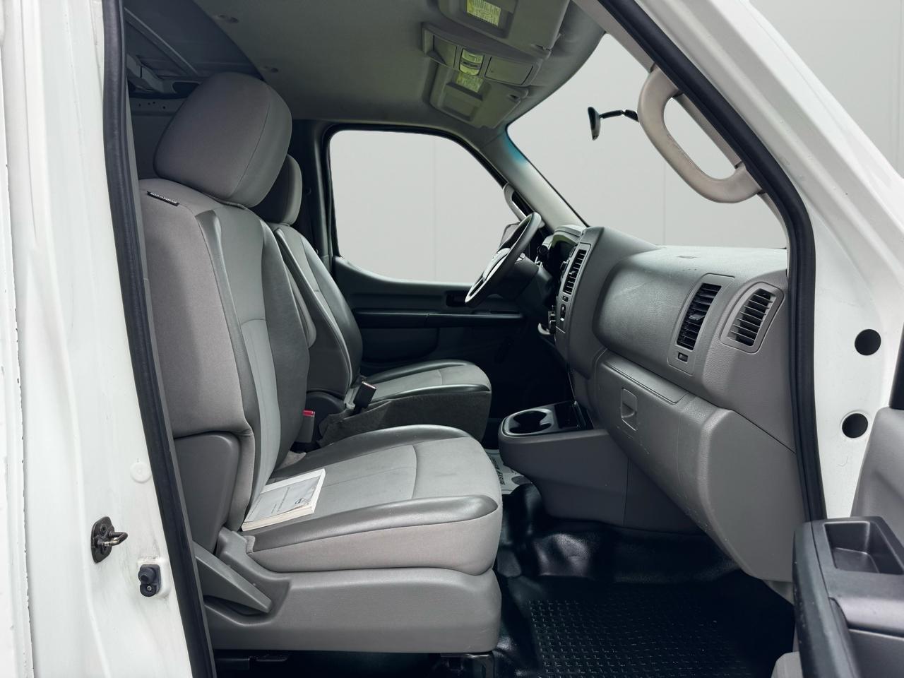 Nissan NV Standard Roof 1500 V6 SV 2014