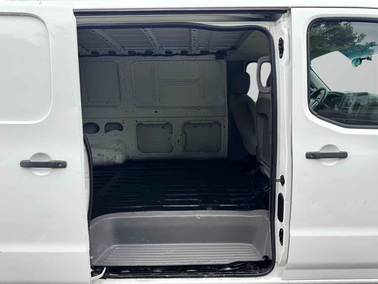 Nissan NV Standard Roof 1500 V6 SV 2014