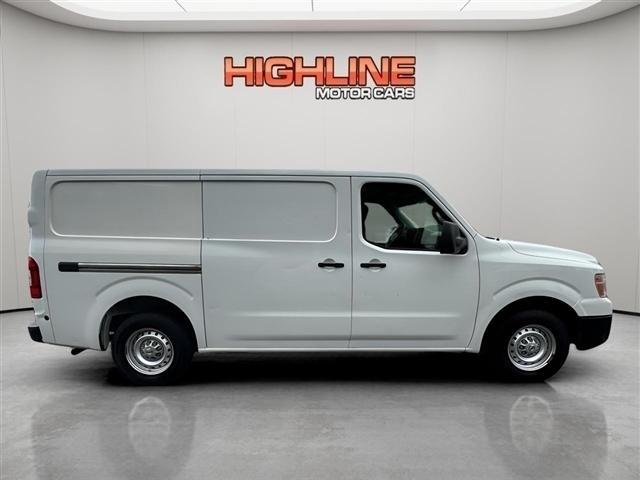 Nissan NV Standard Roof 1500 V6 SV 2014