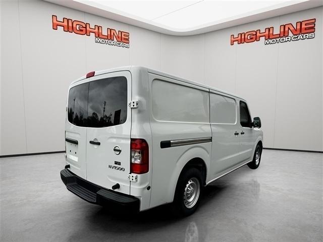 Nissan NV Standard Roof 1500 V6 SV 2014
