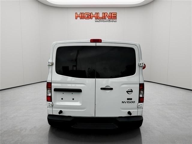Nissan NV Standard Roof 1500 V6 SV 2014