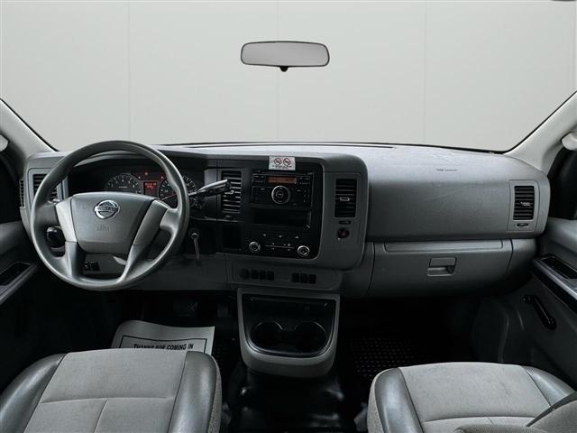 Nissan NV Standard Roof 1500 V6 SV 2014
