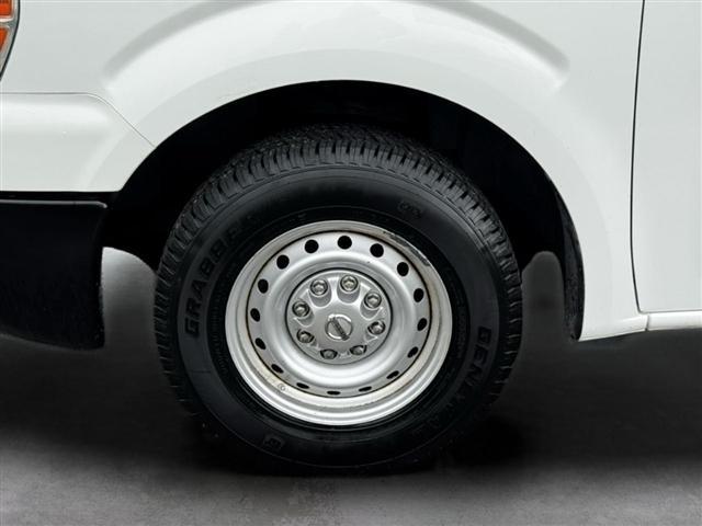 Nissan NV Standard Roof 1500 V6 SV 2014