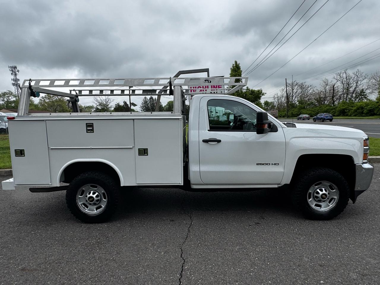 Chevrolet Silverado 2500HD Built After Aug 14 4WD Reg Cab 133.6" Work Truck 2015