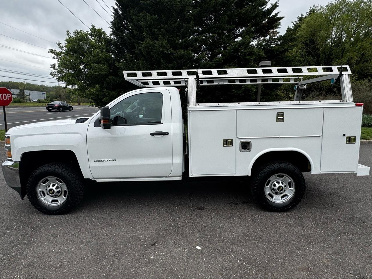 Chevrolet Silverado 2500HD Built After Aug 14 4WD Reg Cab 133.6" Work Truck 2015