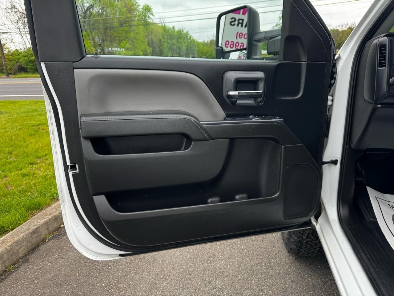 Chevrolet Silverado 2500HD Built After Aug 14 4WD Reg Cab 133.6" Work Truck 2015