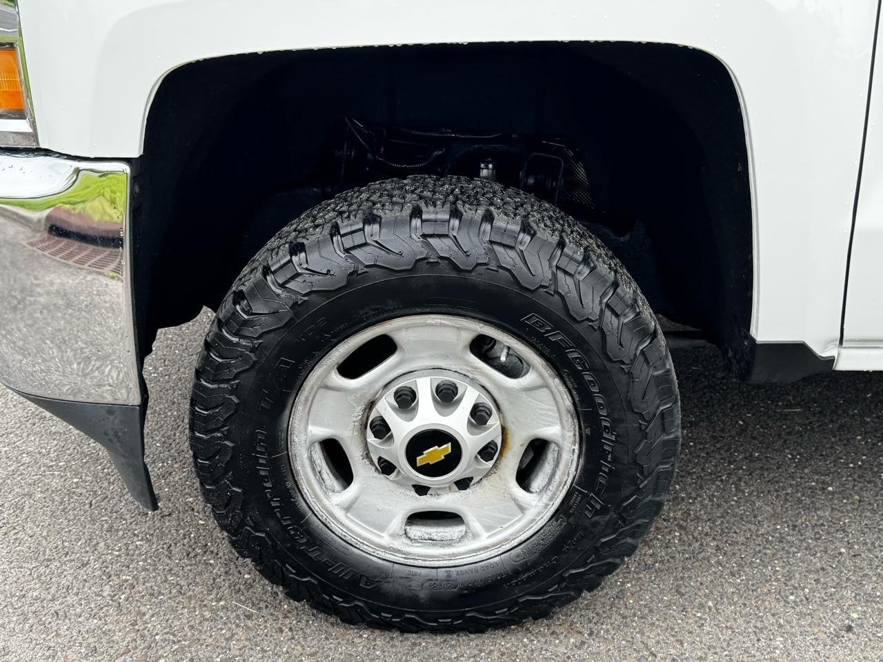 Chevrolet Silverado 2500HD Built After Aug 14 4WD Reg Cab 133.6" Work Truck 2015