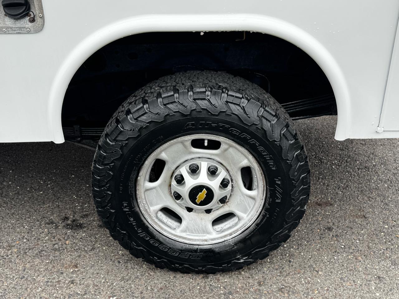 Chevrolet Silverado 2500HD Built After Aug 14 4WD Reg Cab 133.6" Work Truck 2015