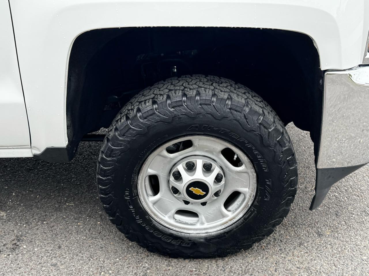 Chevrolet Silverado 2500HD Built After Aug 14 4WD Reg Cab 133.6" Work Truck 2015