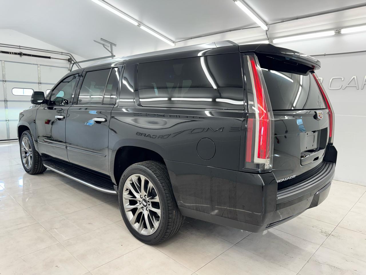 Cadillac Escalade ESV 2WD 4dr Luxury 2020